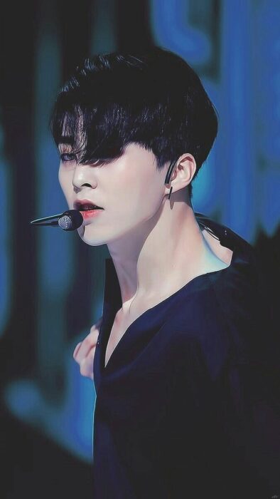 exo xiumin5c079b1778bf6 576x1024