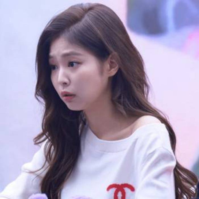 jenniecute1 scaled 1