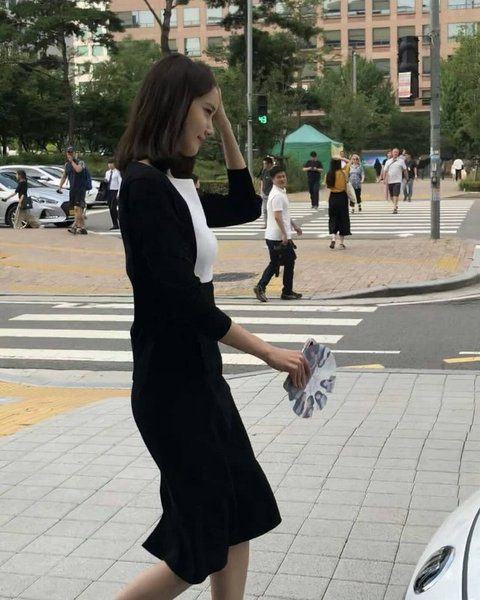 this is the real-life image of Korean idols taken with ordinary cameras.