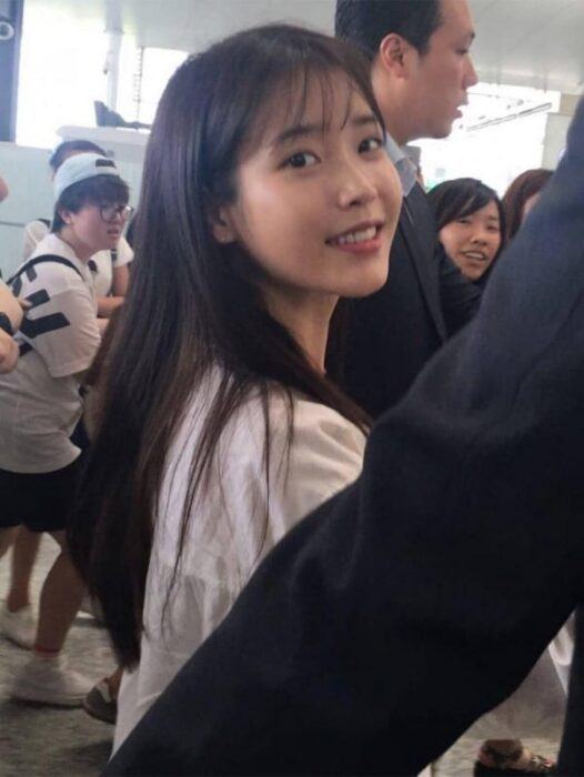 this is the real-life image of Korean idols taken with ordinary cameras.