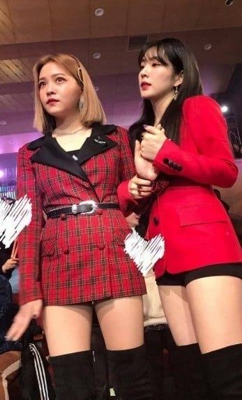 this is the real-life image of Korean idols taken with ordinary cameras.