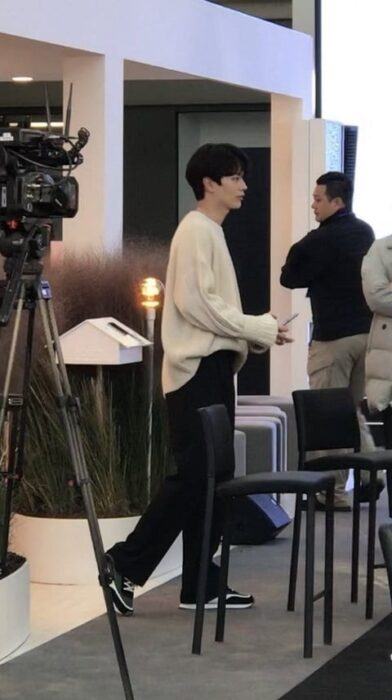 this is the real-life image of Korean idols taken with ordinary cameras.