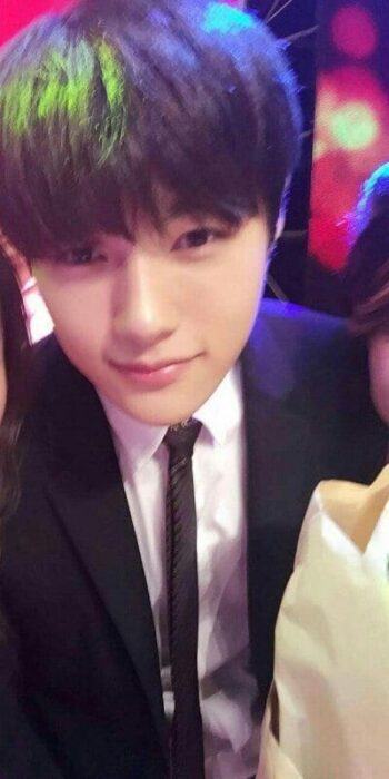 this is the real-life image of Korean idols taken with ordinary cameras.