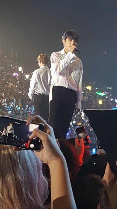 this is the real-life image of Korean idols taken with ordinary cameras.