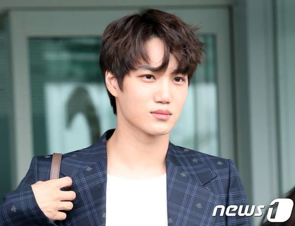 EXO kai tlsllxiy