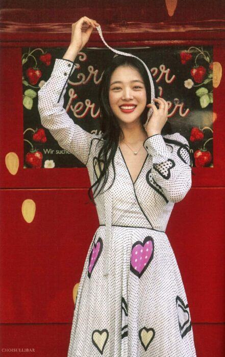 Why is HyunA never loved by netizens like Sulli while they are both rebellious