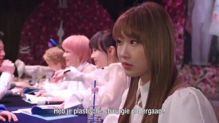 A Dutch broadcasting station came to a girl group's fansign to ask if they had had plastic surgery 