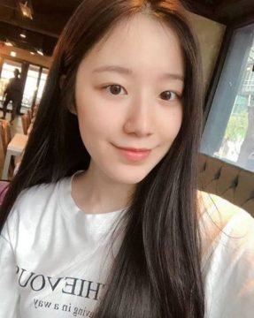 GI DLE Shu hua 161721148171 1 scaled 1