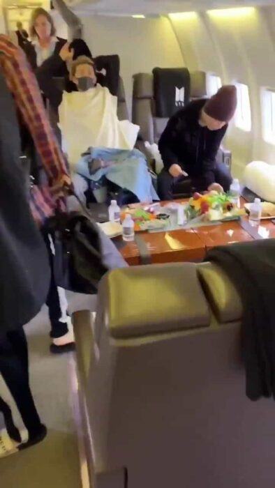 btsprivatejet5 576x1024