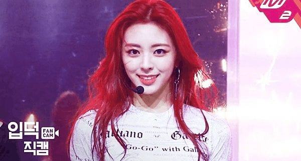 The rookies ITZY is also here with an impressive number. Yuna is one of the most eye-catching members. The audience loves the bright appearance and perfect body propotion of this new generation beauty of JYP. Her “DALLA DALLA” fancam has 2,4 million views.