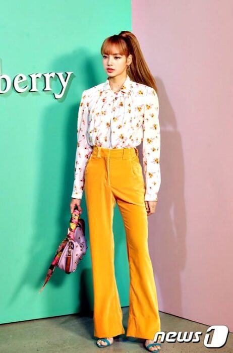 3 times Lisa (BLACKPINK) drives fans crazy with her appearance at fashion shows