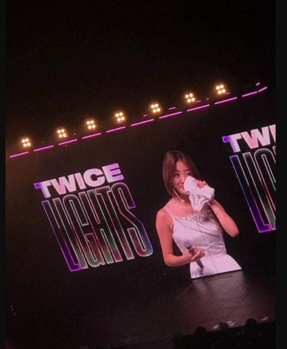 Fans are angry after an American media source reviewed TWICE’s concert as a “big fluffy flop”