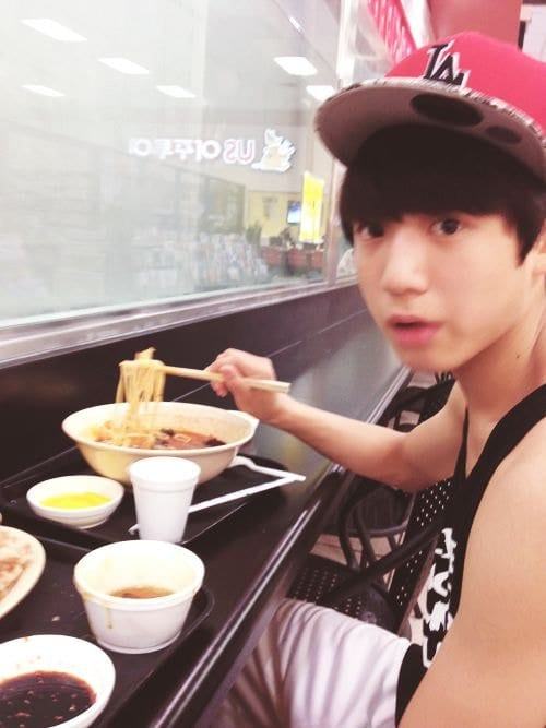 “As soon as I woke up in the morning, I went to a Korean restaurant close to the dorm, ate breakfast and left. I think it’s because I could eat Korean food at that place that I didn’t get homesick.”