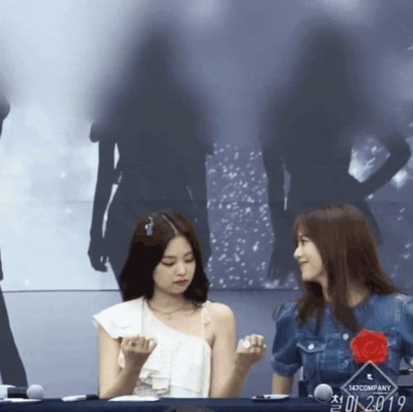 Jennie (BLACKPINK) lost her fingernail at the fansign: "Where did it go?"