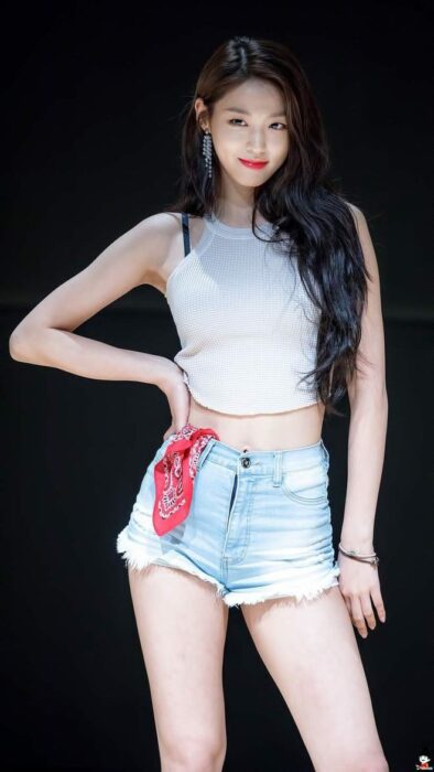 The controversial debate about the difference between 2 types of celebrity post weight loss 