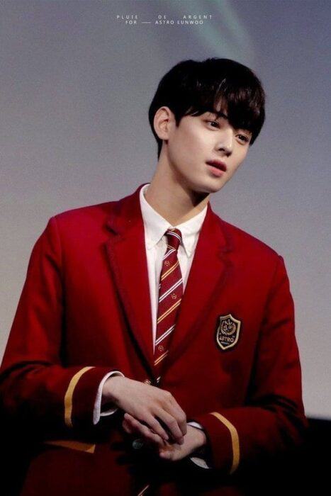 A schoolmate shared how teachers loved Cha Eunwoo