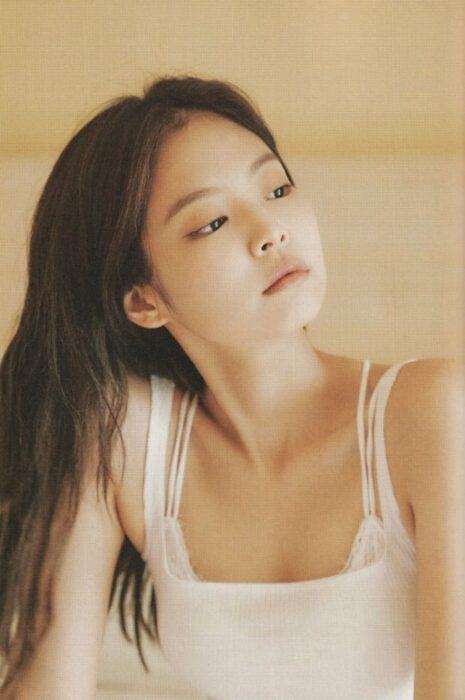 Netizens fall in love with Jennie (BLACKPINK)'s photoshoot on bed: Pretty like a fairy, most gorgeous moments are with Rosé