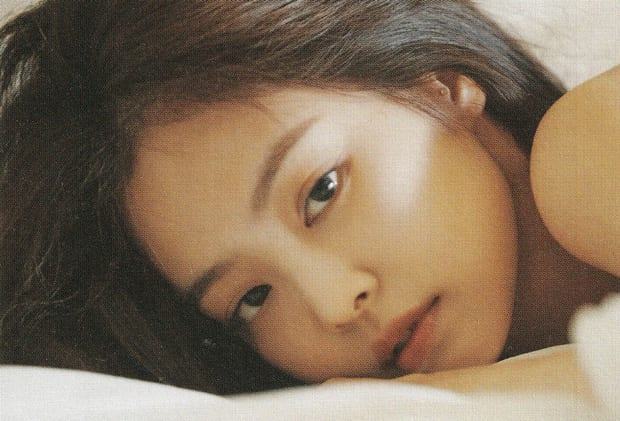 Netizens fall in love with Jennie (BLACKPINK)'s photoshoot on bed: Pretty like a fairy, most gorgeous moments are with Rosé