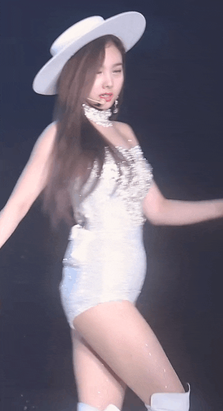 Fans are upset because stylist made Nayeon (TWICE) wear a very short outfit on stage