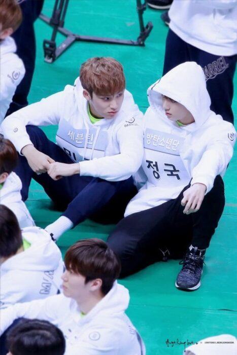 Mingyu (SEVENTEEN) directly apologized for Itaewon controversy but was attacked more than Jungkook (BTS)