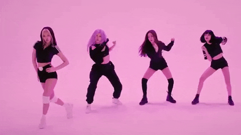 Got bashed for being lazy, Jennie (BLACKPINK) still nailed the dance performance despite wearing a bandage, making fans touched