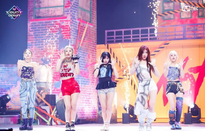 Just the first week of their comeback, ITZY had to wear old clothes for 4 times!