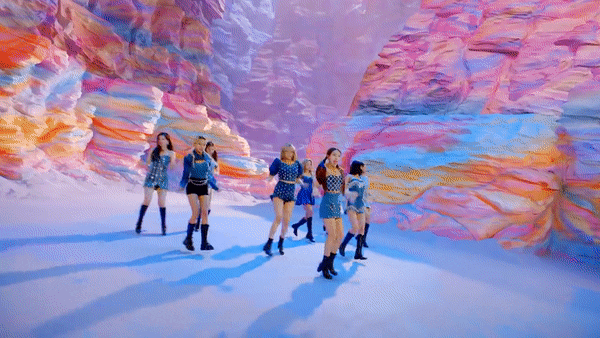 Mina (TWICE) was bleeding when practising the new song