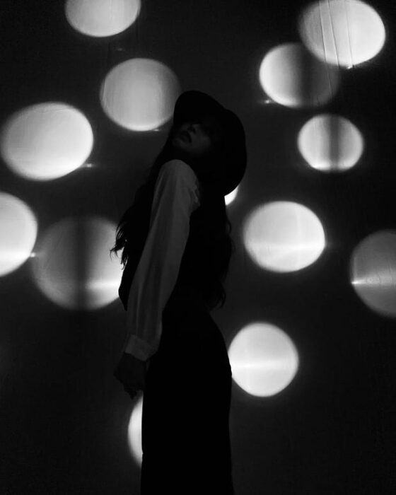 Jennie (BLACKPINK) only released black and white 