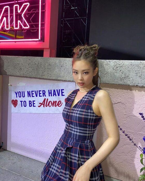 Jennie (BLACKPINK) taken with her best friends 1