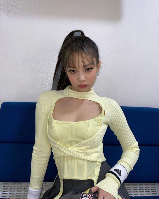 Jennie (BLACKPINK) taken with her best friends 1