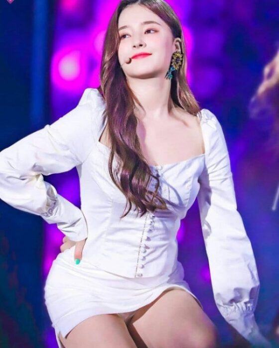 5 Kpop female idols are 'forced' to dress too sexy