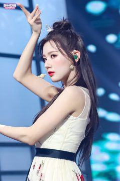 (G)I-DLE Mi Yeon with a beautiful hair