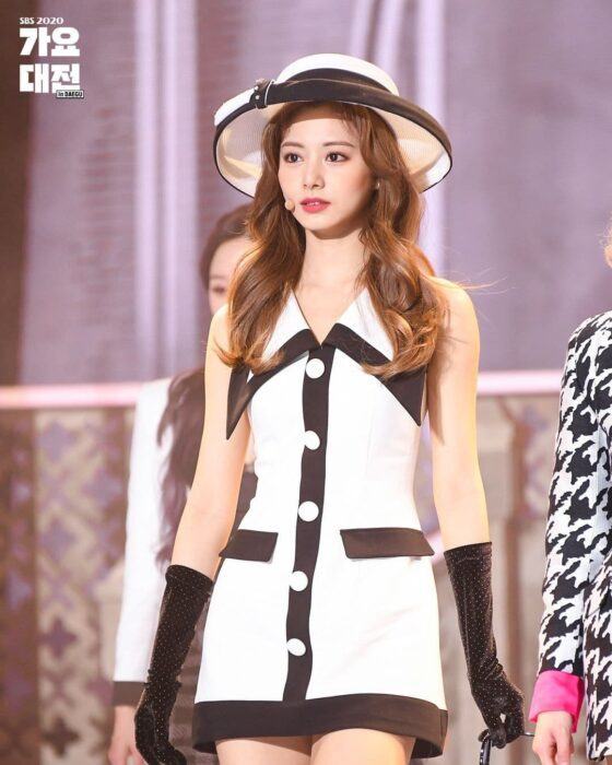 Ji Soo - Tzuyu who is beautiful16