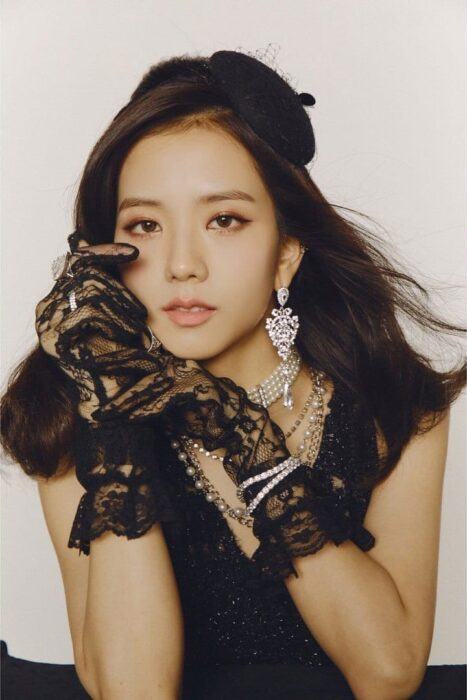 Ji Soo - Tzuyu who is beautiful