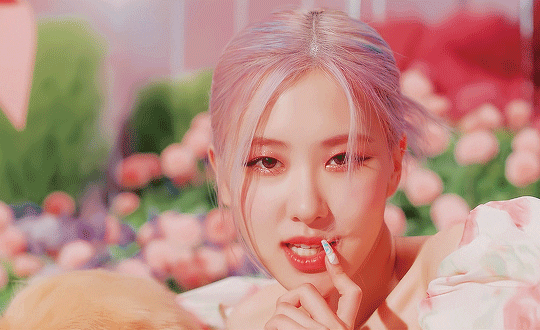 Knets said that Rosé is the most perfect Kpop idol