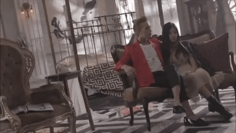 G-Dragon's MV the “muse” Jennie suddenly