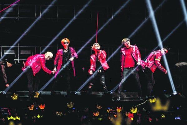 7 Kpop artists that Korean non-fans are most willing to pay for concert tickets