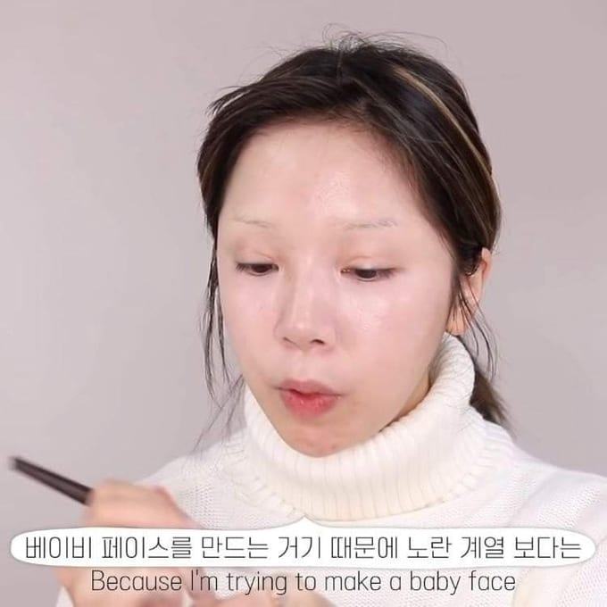 The Korean YouTuber female baby disguise