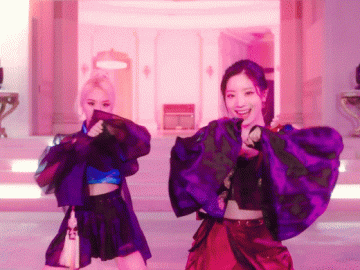 Dahyun & Chaeyoung's 'Switch To Me' video