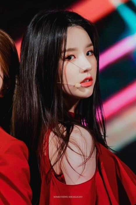 Hee Jin (LOONA)