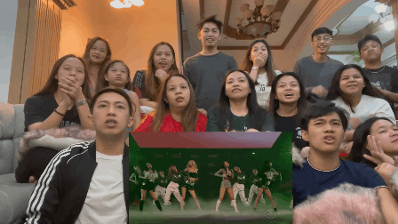 Lisa ' s family  reaction Pretty Savage stage