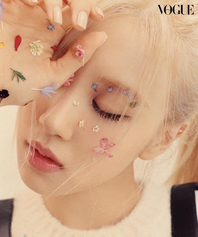 BLACKPINK Rosé has a beautiful appearance on the cover of VOGUE Australia!
