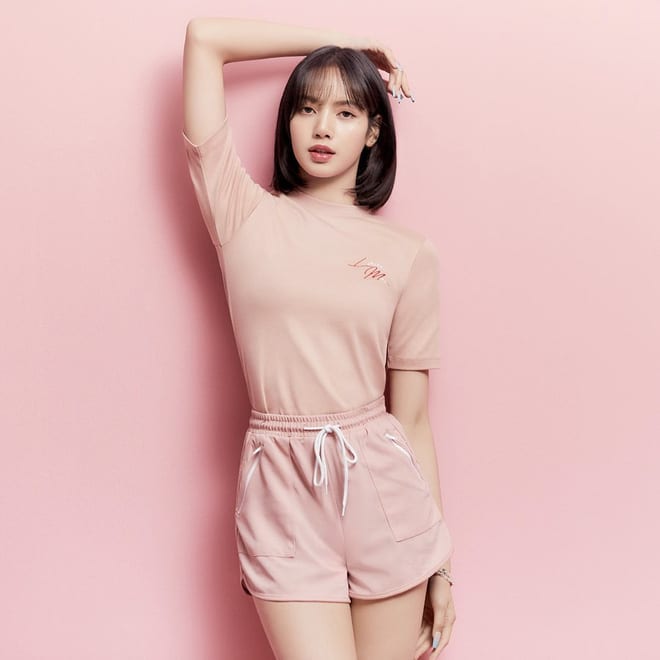 Lisa (BLACKPINK) has received great attention with her birthday photo