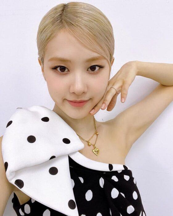 Rosé (BLACKPINK) is insecure about her long face, Knetz comment: "If your face is long, what is my face?"