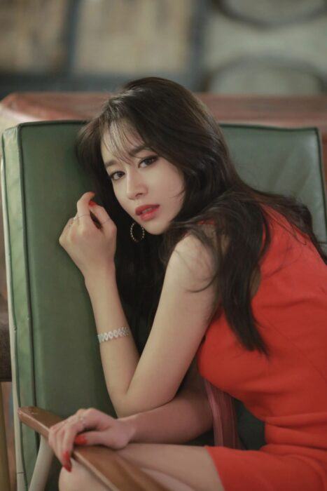 jiyeon 78384 683x1024