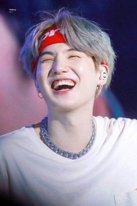 13 Kpop idols with adorable smiling mouths according to Knetizens