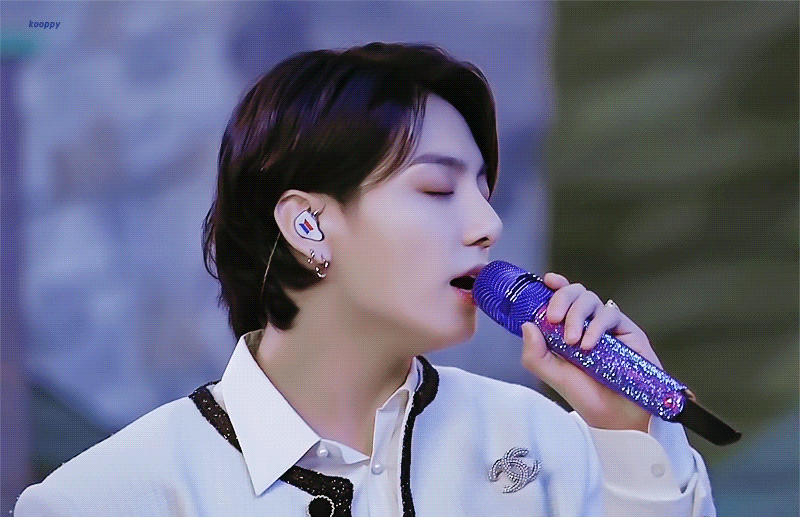 btss jungkook showed off his visual with the new hairstyle 139