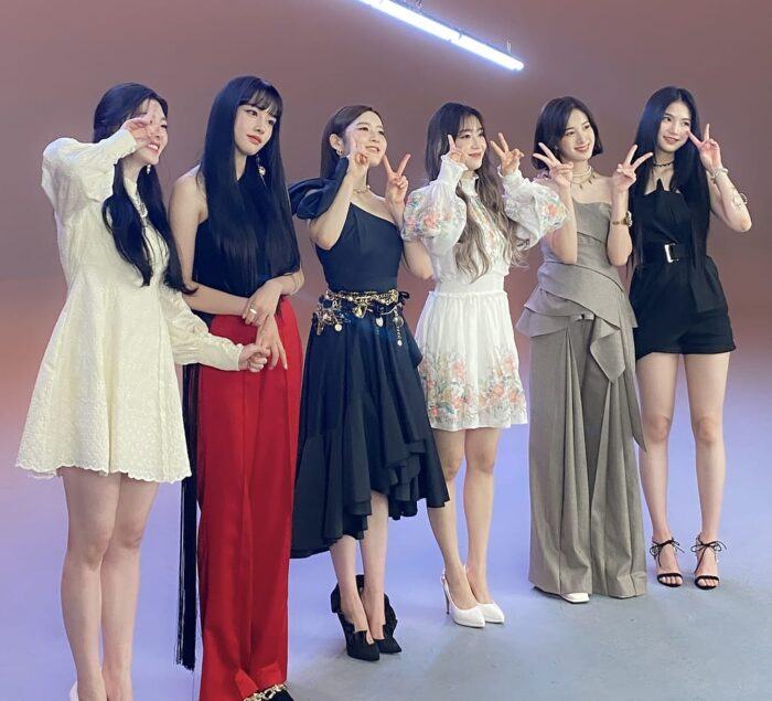STAYC is considered to have superior fashion sense compared to aespa