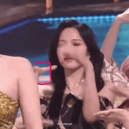 Fans burst out laughing at Mina's choreography in TWICE’s new song