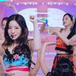 Fans burst out laughing at Mina's choreography in TWICE’s new song